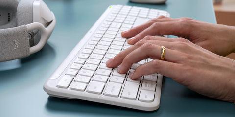 Signature Slim Keyboard K950 - Off-white - English US (QWERTY)